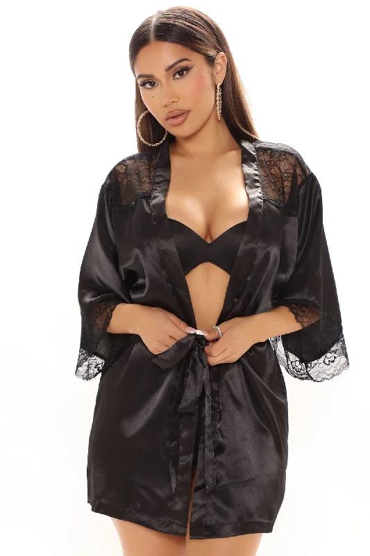 evening-affair-robe-black