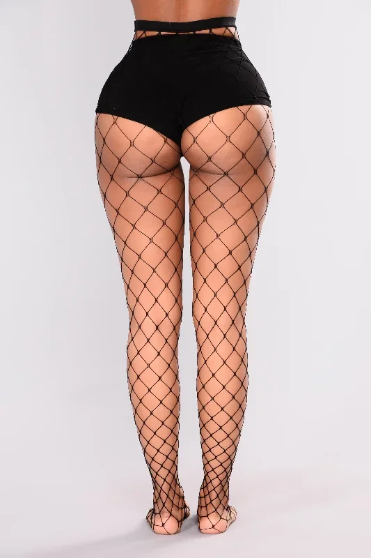 hottie-fishnet-pantyhose-black