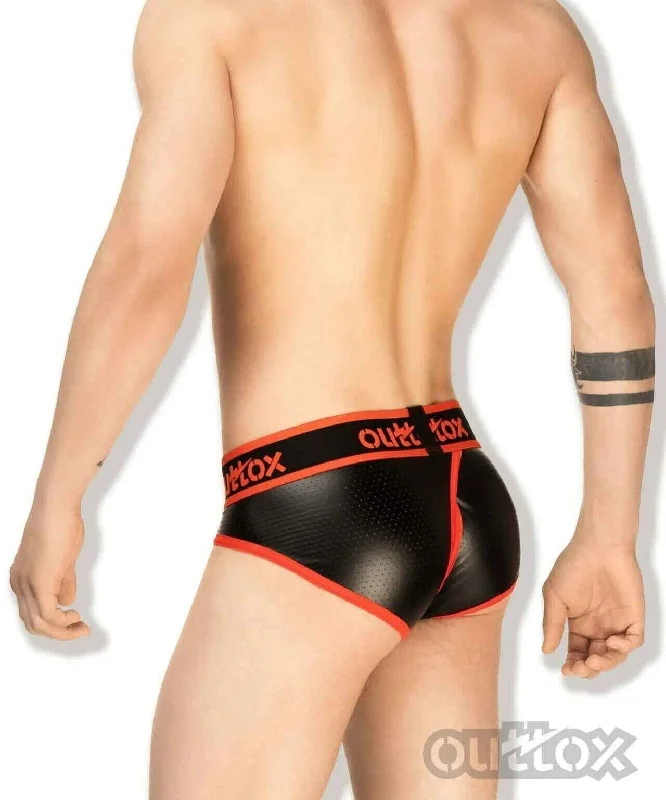 outtox-by-maskulo-brief-wrapped-briefs-leather-look-red-br141-10-13