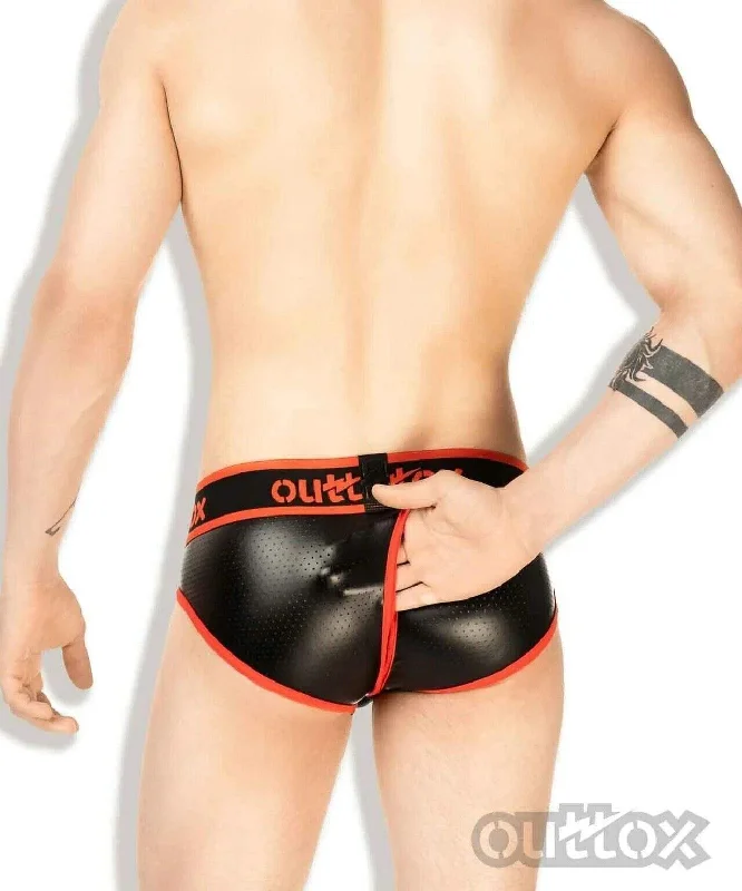 outtox-by-maskulo-brief-wrapped-briefs-leather-look-red-br141-10-13