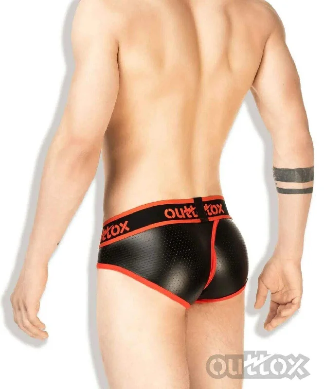 outtox-by-maskulo-brief-wrapped-briefs-leather-look-red-br141-10-13